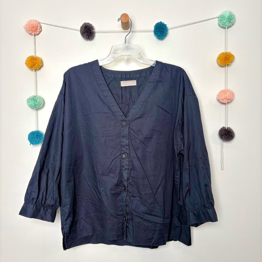 🌟Everlane Cotton Button Up Vneck Navy Blouse
